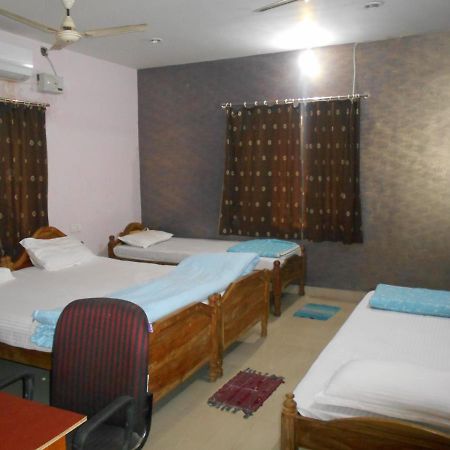 Wekare Guest House Бхубанешвар Екстериор снимка