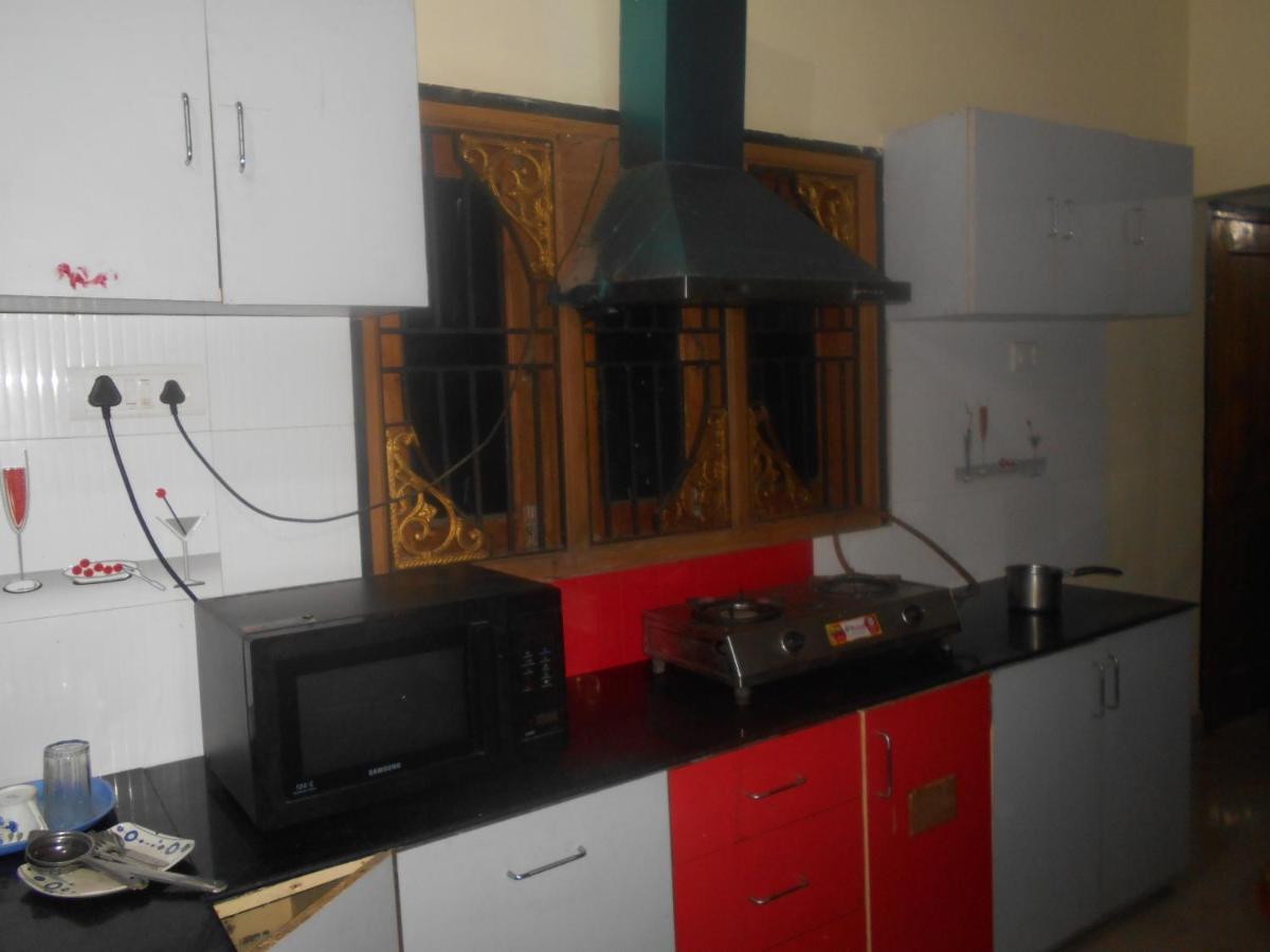 Wekare Guest House Бхубанешвар Екстериор снимка