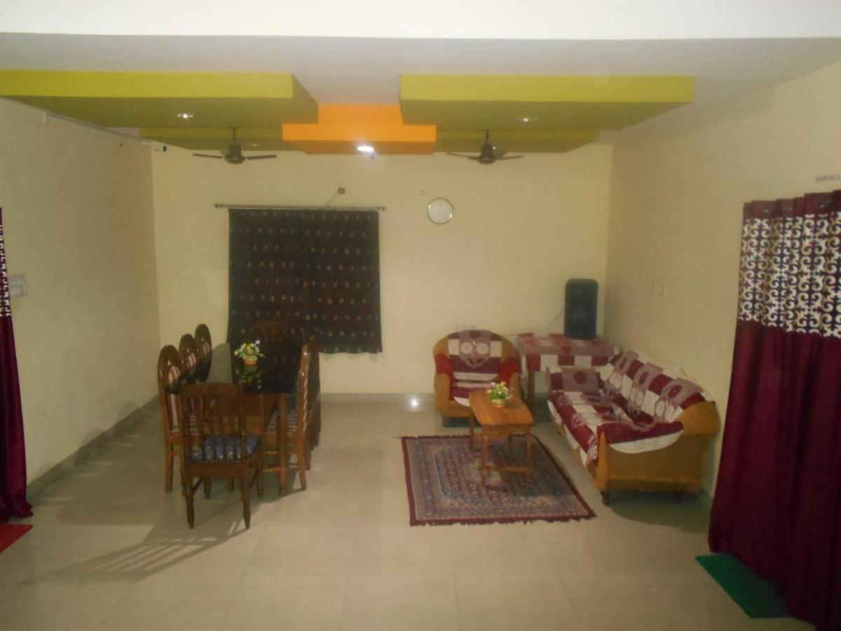 Wekare Guest House Бхубанешвар Екстериор снимка