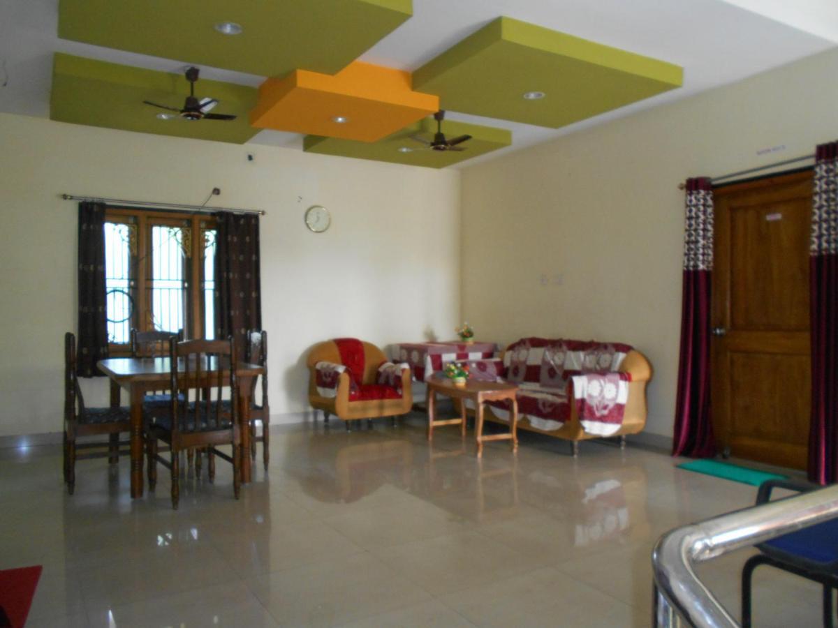 Wekare Guest House Бхубанешвар Екстериор снимка