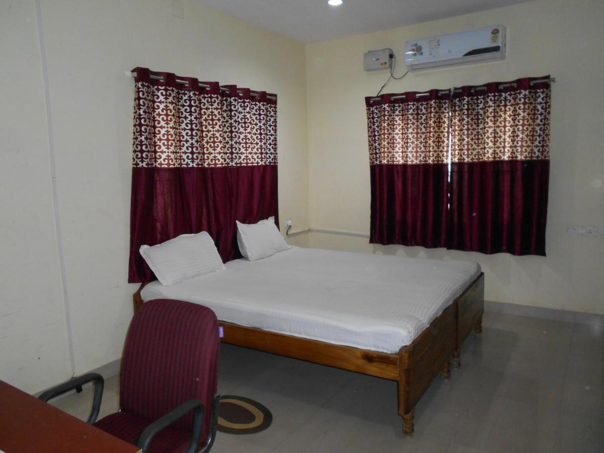 Wekare Guest House Бхубанешвар Екстериор снимка