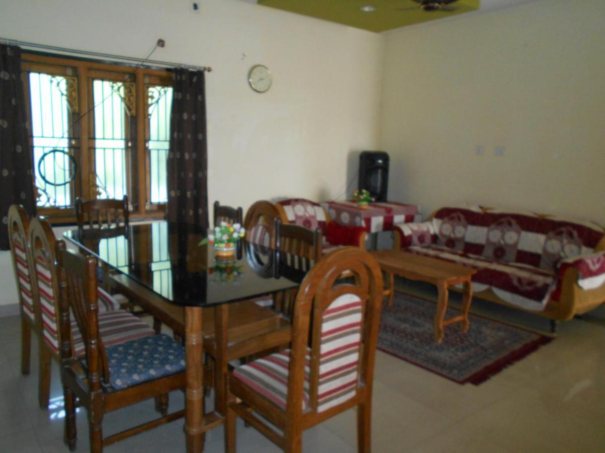 Wekare Guest House Бхубанешвар Екстериор снимка